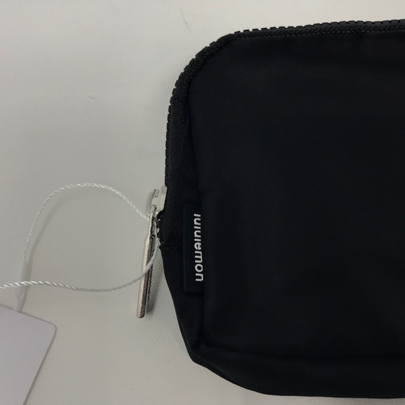 Lululemon Everywhere Belt Bag, Size 1L - Black/White/Silver - Picture 6 of 12
